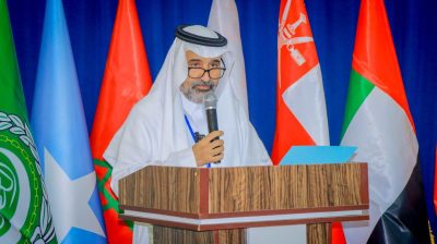 سفير الجامعة العربية في الصومال يطلق مشروع إعادة تعليم اللغة العربية بخطة خمسية شامل