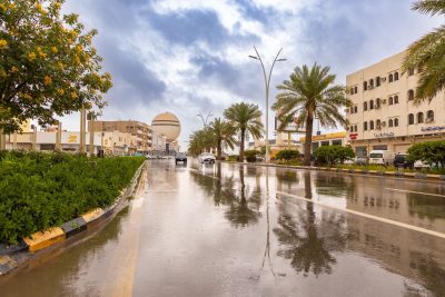 أمانة القصيم تعزز تصريف السيول في بريدة بالثقب الأفقي وتدعم أعمالها 600 معدة 1300 كادر لإعادة انسيابية الطرق