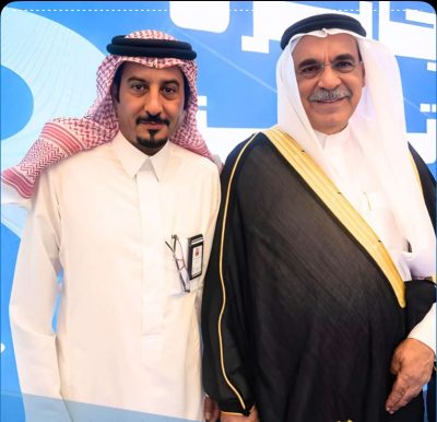 معالي أمين المنطقة الشرقية يكرم الأستاذ ناصر بن سعيد العجمي .