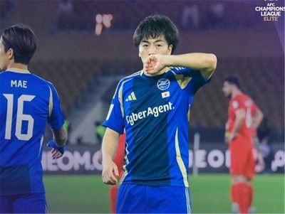 ماتشيدا الياباني يحجز بطاقته الى النهائي على حساب شباب الاهلي الاماراتي