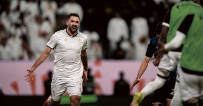 الدرعية إلى دوري روشن للمرة الأولى بفوز مثير بـ10 لاعبين وهدفين عكسيين