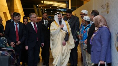 سفير خادم الحرمين الشريفين لدى الجمهورية التركية يزور صالة مبادرة طريق مكة بمطار إيسنبوغا