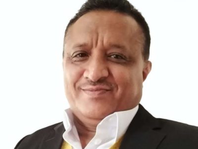 مستشار محافظ تعز يطالب بالإفراج عن الصحفي مجلي الصمدي وفتح تحقيق في ملابسات توقيفه