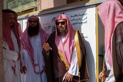 السديس يفتتح مركز الخدمات الدينية المتنقل بالمسجد النبوي