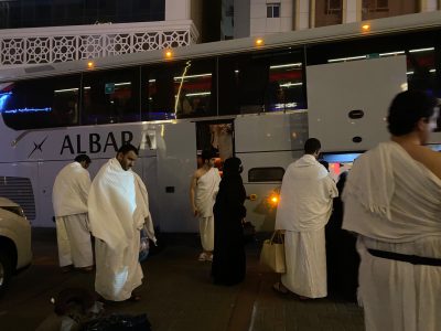 جمعية شفيعًا تستثمر الإجازة الصيفية في تنظيم رحلة عمرة تعليمية لذوي الإعاقة بالشراكة مع جمعيتي كفيف وساعد