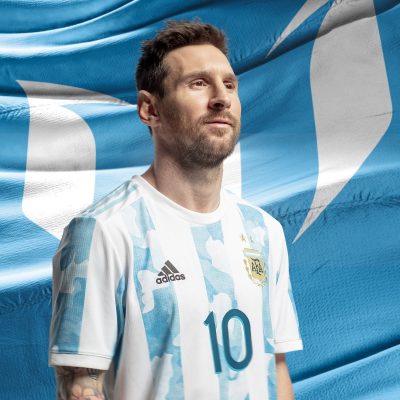 النجم الأرجنتيني ليونيل ميسي يعلن اعتزاله اللعب الدولي