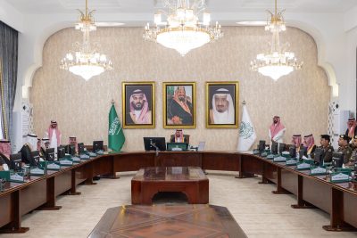 محافظ الطائف يرأس اجتماع اللجنة العليا للمدينة الصحية