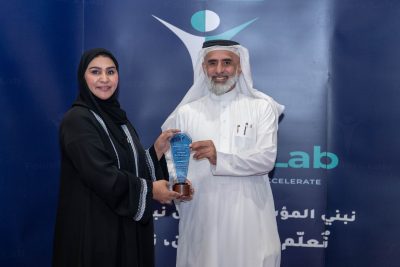 «فاوندرز لاب» تكرم الدكتور عثمان بن عبدالعزيز آل عثمان بمناسبة اختتام «هاكاثون الابتكار وريادة الأعمال»